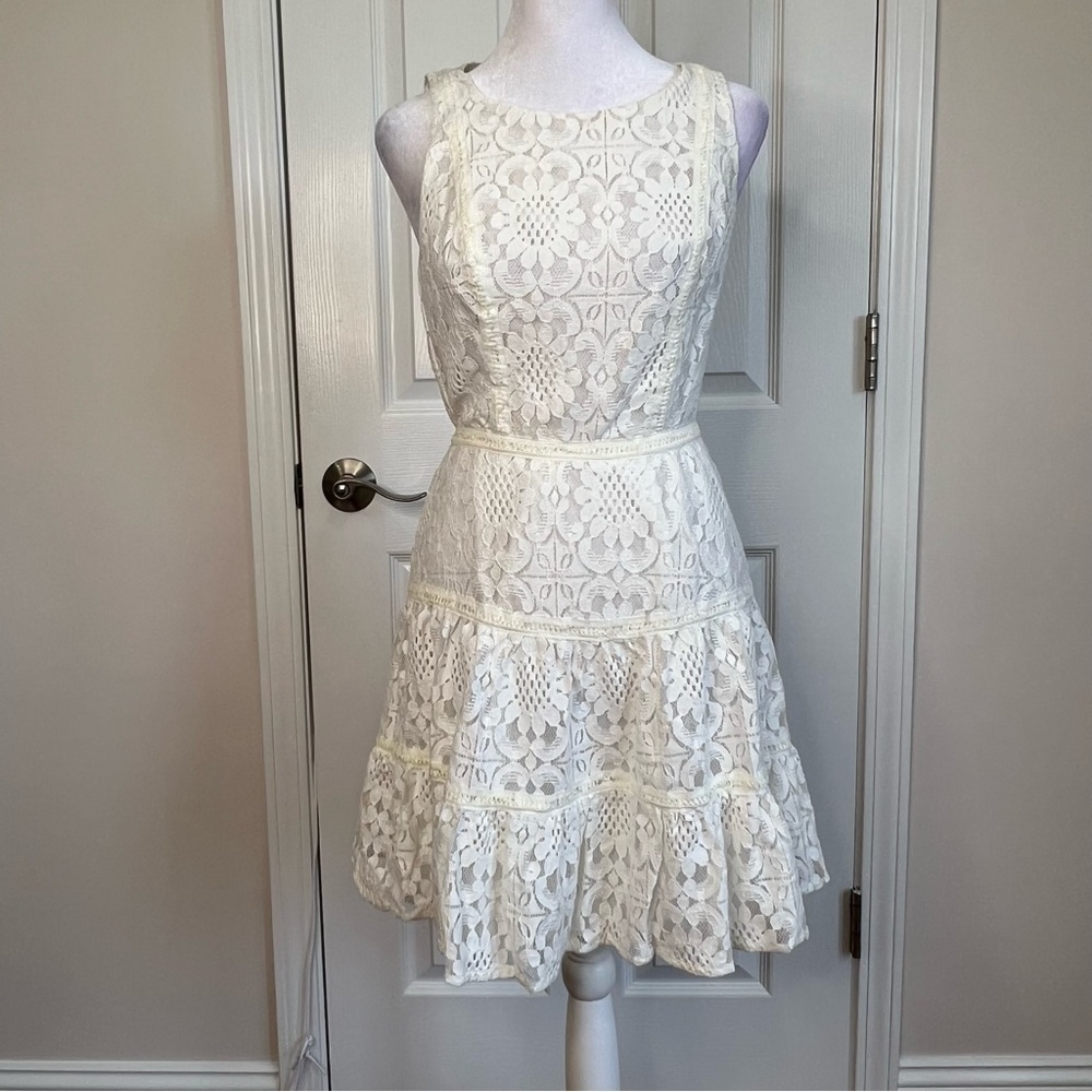 ! NWT.LC Lauren Conrad Lace dress